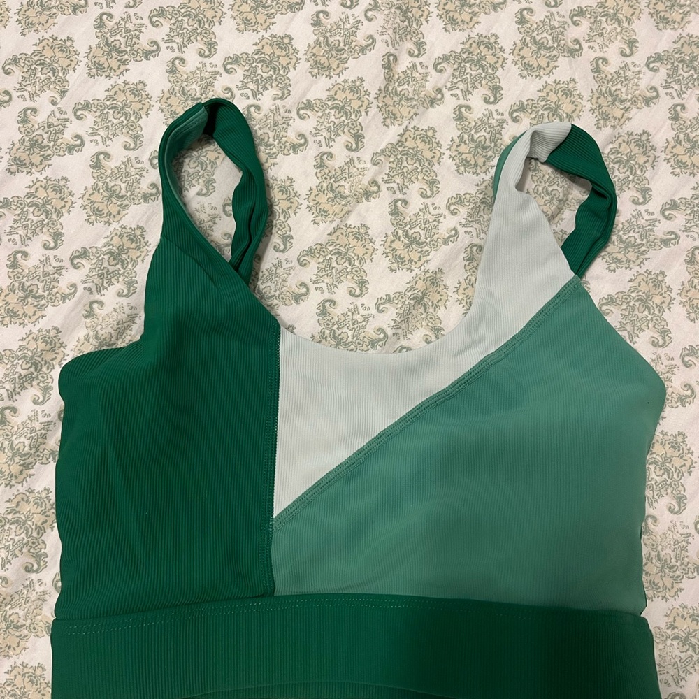 Wilo Green and Gray Colorblock Sports Bra
